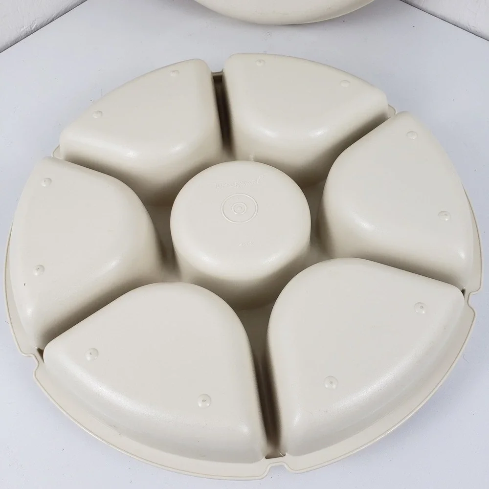 Vintage Tupperware Divided Snack Veggie Tray Party Platter With Lid Almond Beige